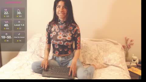 Snapshot of alice_middle01 chatting on 10/15/25, 06:30 Alice online show from 10/15/25, 06:30