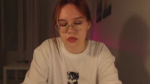Snapshot of alice_miiiller chatting on 07/17/26, 06:13 Alice online show from 07/17/26, 06:13