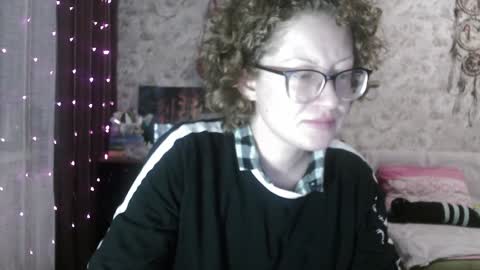 Snapshot of alice_peach chatting on 01/07/25, 05:20 bigclit daddy squirt bigdildo fit online show from 01/07/25, 05:20