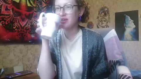 Snapshot of alice_peach chatting on 09/17/25, 08:16 bigclit daddy squirt bigdildo fit online show from 09/17/25, 08:16