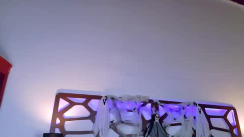 alice_rous21 online show from 10/30/25, 02:07