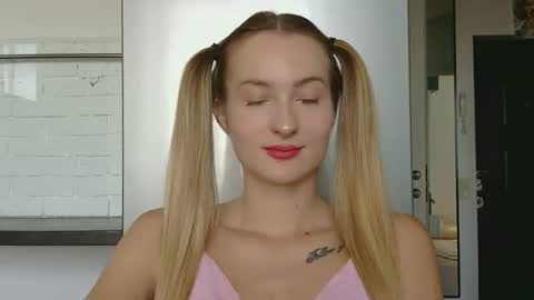 Snapshot of alice_sweet_01 chatting on 09/11/25, 11:10 Alice online show from 09/11/25, 11:10