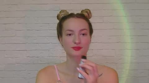 Snapshot of alice_sweet_01 chatting on 09/23/25, 06:00 Alice online show from 09/23/25, 06:00