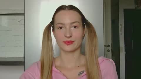 Snapshot of alice_sweet_01 chatting on 09/24/25, 08:50 Alice online show from 09/24/25, 08:50
