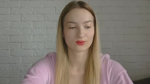 Snapshot of alice_sweet_01 chatting on 10/03/25, 02:36 Alice online show from 10/03/25, 02:36