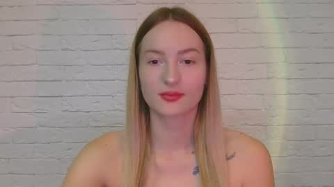 Snapshot of alice_sweet_01 chatting on 10/12/25, 04:17 Alice online show from 10/12/25, 04:17