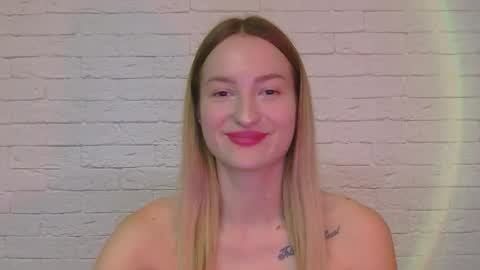 Snapshot of alice_sweet_01 chatting on 10/18/25, 04:41 Alice online show from 10/18/25, 04:41