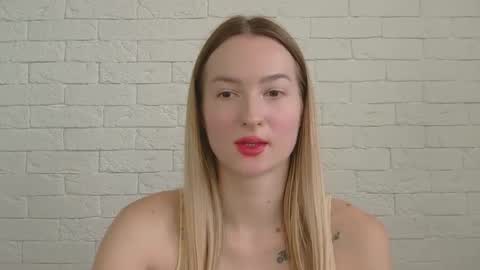 Snapshot of alice_sweet_01 chatting on 10/20/25, 01:33 Alice online show from 10/20/25, 01:33