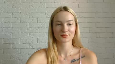 Snapshot of alice_sweet_01 chatting on 07/15/26, 10:53 Alice online show from 07/15/26, 10:53