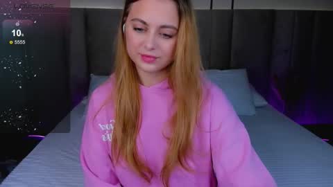 Snapshot of alice_wander chatting on 09/13/25, 02:22 Alice online show from 09/13/25, 02:22