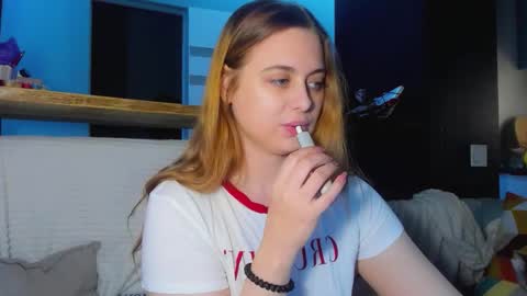 Snapshot of alice_wander chatting on 11/10/25, 11:09 Alice online show from 11/10/25, 11:09