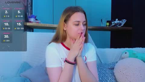 Snapshot of alice_wander chatting on 11/15/25, 05:16 Alice online show from 11/15/25, 05:16