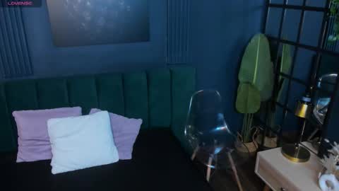 Snapshot of aliceandsia chatting on 09/22/25, 02:57 Alice and Asia online show from 09/22/25, 02:57