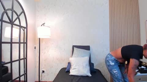 Alice and Asia online show from 01/12/26, 04:23