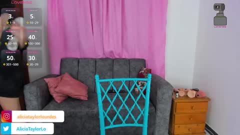 Snapshot of alicebigboobsxxx chatting on 02/27/25, 09:47 Juli   online show from 02/27/25, 09:47