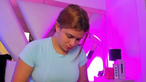 Snapshot of alicecruuz chatting on 07/06/26, 12:02 AliceCruz online show from 07/06/26, 12:02