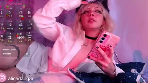 Snapshot of alicedang3r chatting on 01/08/25, 05:48 Alice  online show from 01/08/25, 05:48