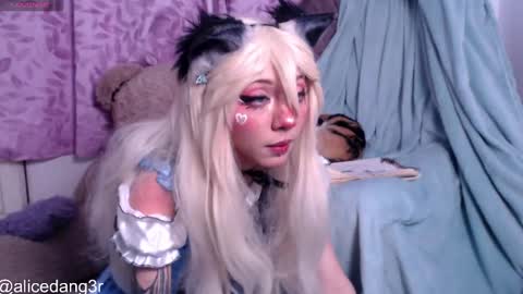 Snapshot of alicedang3r chatting on 02/15/25, 12:15 Alice  online show from 02/15/25, 12:15
