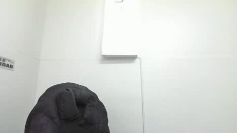 Snapshot of alicee16 chatting on 01/11/25, 07:59 alicee16 online show from 01/11/25, 07:59