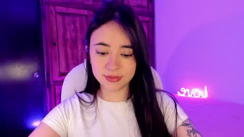 Snapshot of alicee_2 chatting on 01/02/25, 08:46 Aliceee  ..   97YP9VWGZHrefnav wishlist lists 1 online show from 01/02/25, 08:46