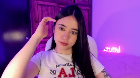 Snapshot of alicee_2 chatting on 01/05/25, 09:14 Aliceee  ..   97YP9VWGZHrefnav wishlist lists 1 online show from 01/05/25, 09:14