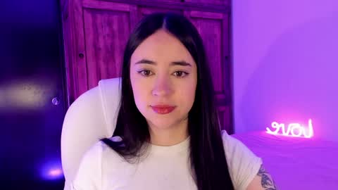Snapshot of alicee_2 chatting on 01/10/25, 09:23 Aliceee  ..   97YP9VWGZHrefnav wishlist lists 1 online show from 01/10/25, 09:23