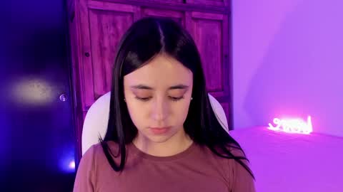 Snapshot of alicee_2 chatting on 01/19/25, 09:13 Aliceee  ..   97YP9VWGZHrefnav wishlist lists 1 online show from 01/19/25, 09:13