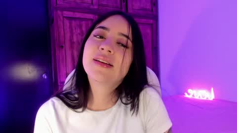 Snapshot of alicee_2 chatting on 01/29/25, 06:07 Aliceee  ..   97YP9VWGZHrefnav wishlist lists 1 online show from 01/29/25, 06:07