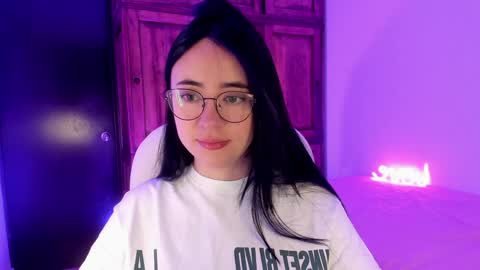 Snapshot of alicee_2 chatting on 02/07/25, 09:47 Aliceee  ..   97YP9VWGZHrefnav wishlist lists 1 online show from 02/07/25, 09:47