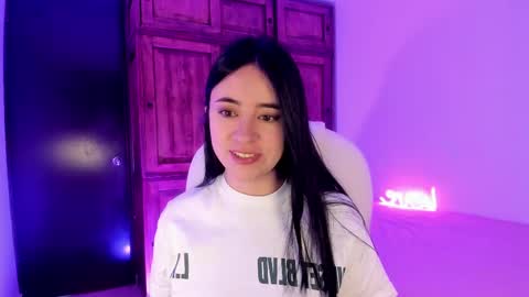 Snapshot of alicee_2 chatting on 02/11/25, 12:16 Aliceee  ..   97YP9VWGZHrefnav wishlist lists 1 online show from 02/11/25, 12:16