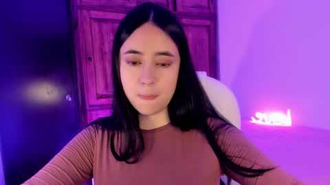 Snapshot of alicee_2 chatting on 02/14/25, 05:03 Aliceee  ..   97YP9VWGZHrefnav wishlist lists 1 online show from 02/14/25, 05:03