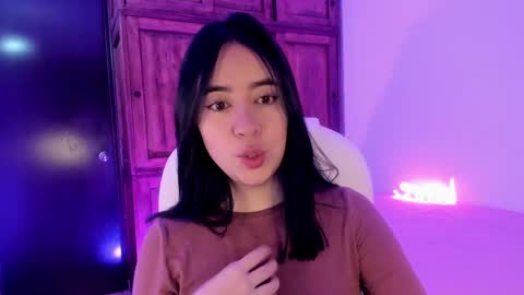 Snapshot of alicee_2 chatting on 02/15/25, 11:06 Aliceee  ..   97YP9VWGZHrefnav wishlist lists 1 online show from 02/15/25, 11:06