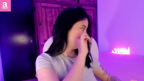 Snapshot of alicee_2 chatting on 02/19/25, 08:10 Aliceee  ..   97YP9VWGZHrefnav wishlist lists 1 online show from 02/19/25, 08:10