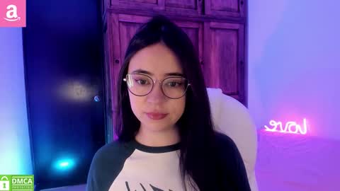 Snapshot of alicee_2 chatting on 10/15/25, 12:05 Aliceee  ..   97YP9VWGZHrefnav wishlist lists 1 online show from 10/15/25, 12:05