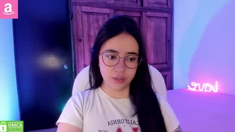 Snapshot of alicee_2 chatting on 10/21/25, 11:11 Aliceee  ..   97YP9VWGZHrefnav wishlist lists 1 online show from 10/21/25, 11:11