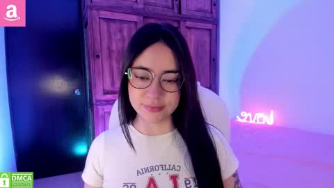Snapshot of alicee_2 chatting on 10/26/25, 12:11 Aliceee  ..   97YP9VWGZHrefnav wishlist lists 1 online show from 10/26/25, 12:11