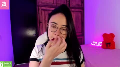 Aliceee  ..   97YP9VWGZHrefnav wishlist lists 1 online show from 05/08/26, 01:27