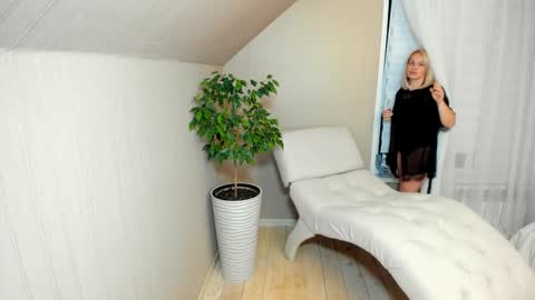 Alicee online show from 12/13/24, 04:49