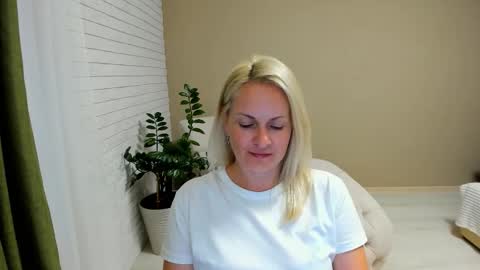 Alicee online show from 09/11/25, 08:09