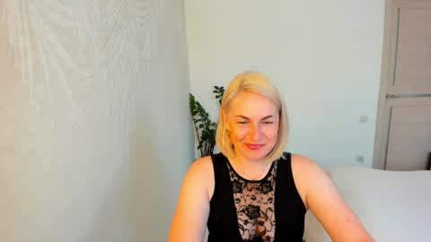 Snapshot of alicee__grace chatting on 05/29/26, 08:01 Alicee online show from 05/29/26, 08:01