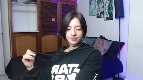 alicee_logan_ online show from 10/05/25, 01:59