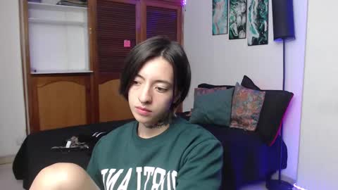 alicee_logan_ online show from 10/10/25, 01:48