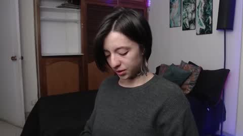 alicee_logan_ online show from 11/15/25, 11:32