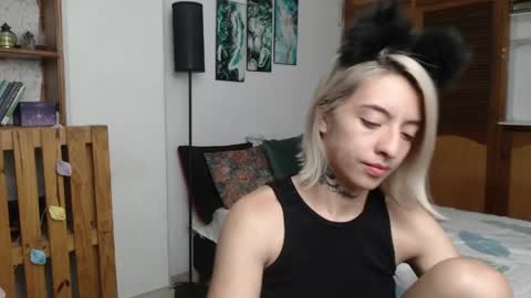 alicee_logan_ online show from 04/18/26, 02:04