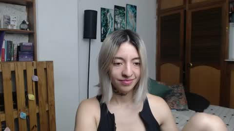 Snapshot of alicee_logan_ chatting on 07/04/26, 01:23 alicee_logan_ online show from 07/04/26, 01:23