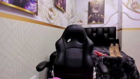 Snapshot of alicee_mature chatting on 05/08/26, 07:30 alicee online show from 05/08/26, 07:30