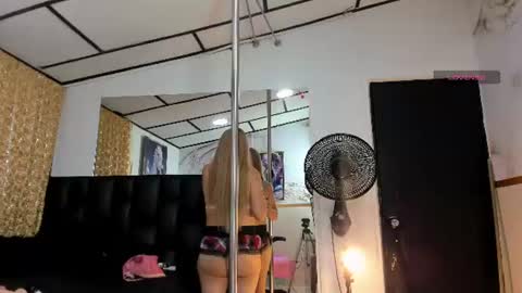Snapshot of alicee_mature chatting on 06/11/26, 07:34 alicee online show from 06/11/26, 07:34