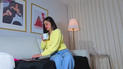 Aleja  online show from 03/18/26, 11:35