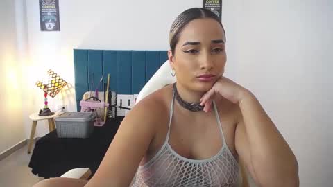 Alicia    1000 PM - 600 AM COLOMBIAN TIME online show from 10/03/25, 09:34