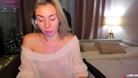 Daniella online show from 12/20/25, 02:18